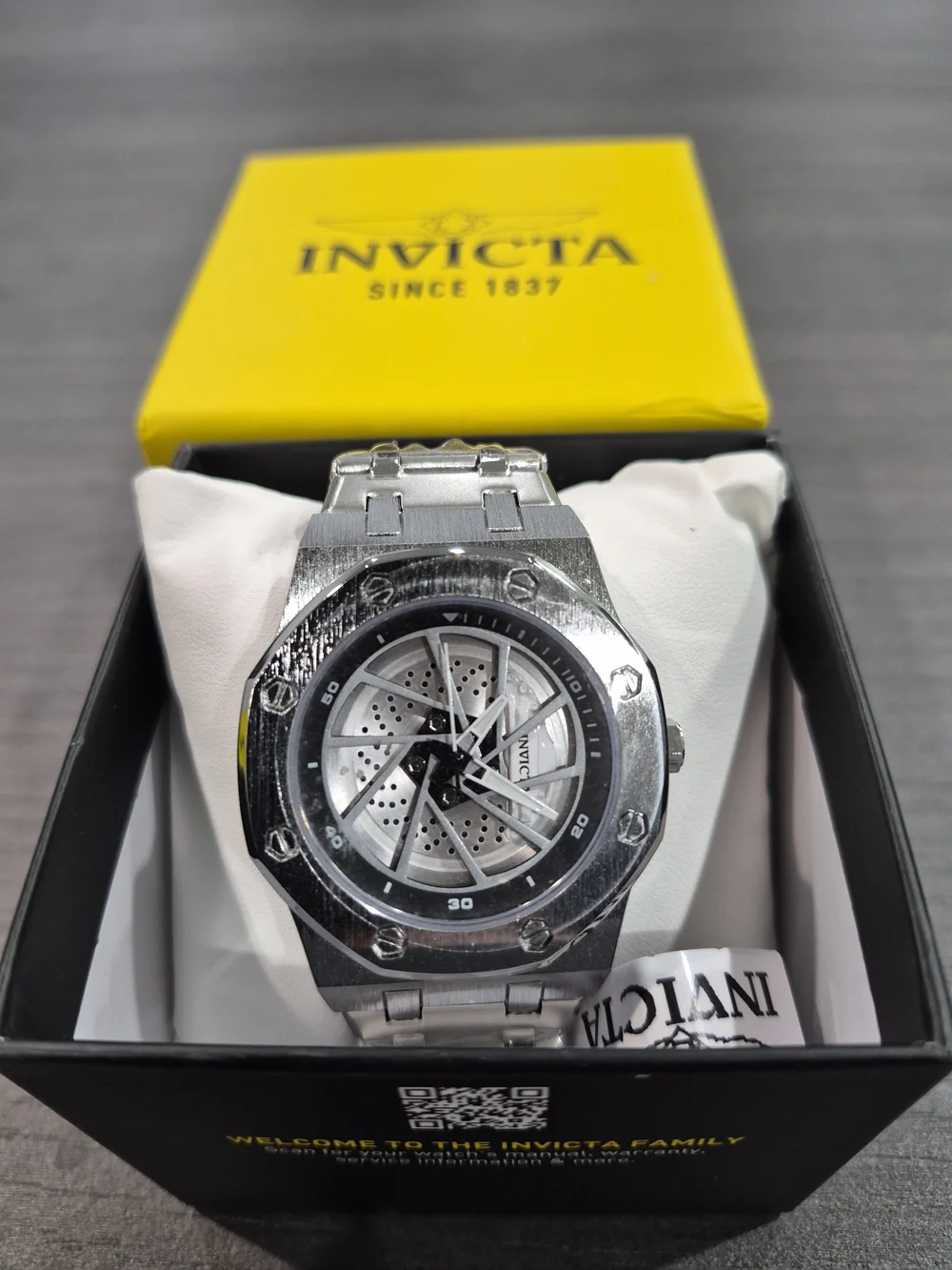Invicta 69486 Men's Silver Speedway Rim